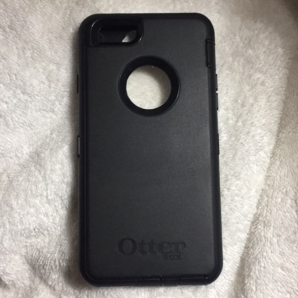 One black matte Otter iPhone 6-6s case